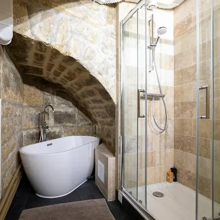 Broca Apartment